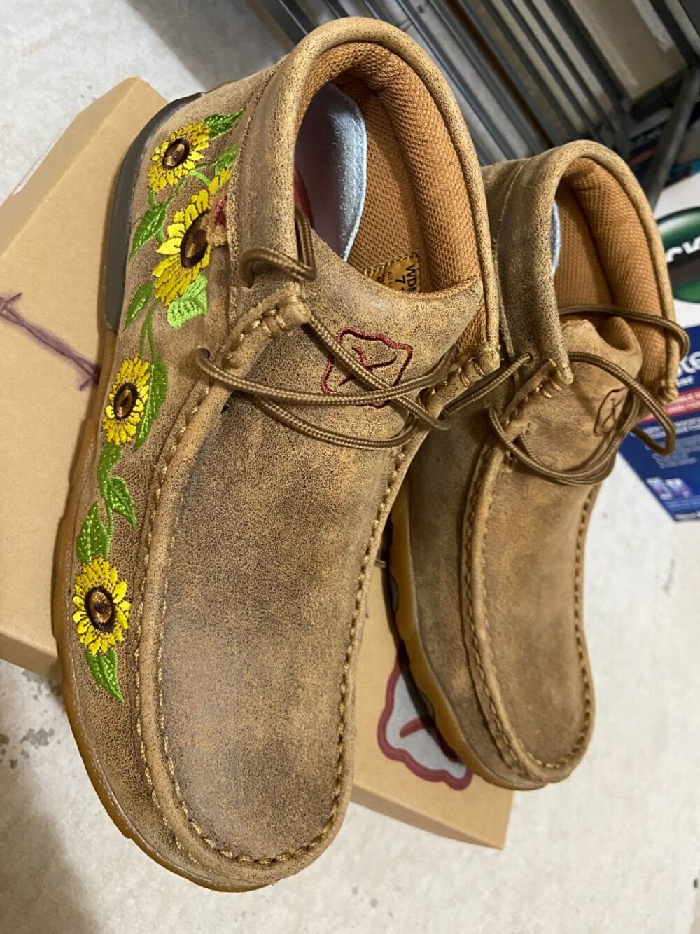 LADIES TWISTED BOOTS: Style WDM0128 Bomber/Sunflower Driving Moccasin